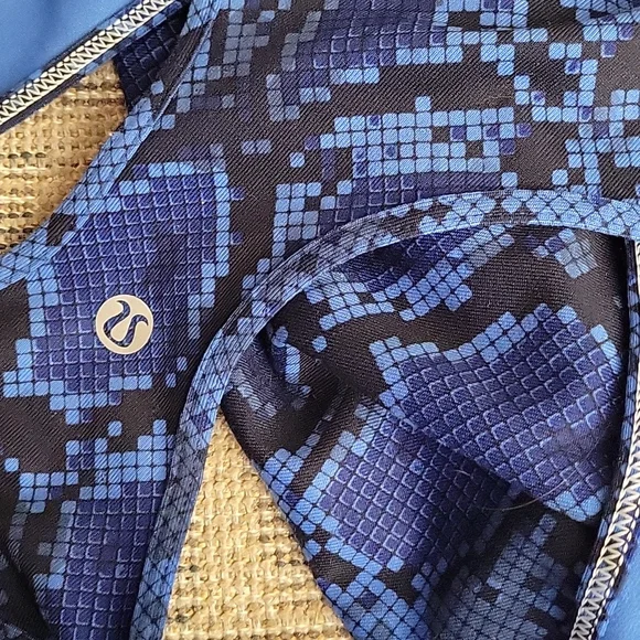 FINAL REDUCTION Lululemon Racerback Top - Picture 4 of 4